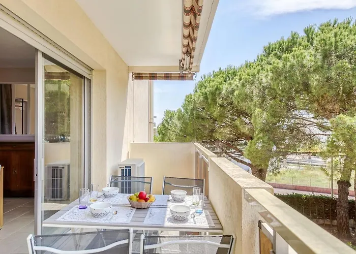 Les Jardins De Phebus By Interhome