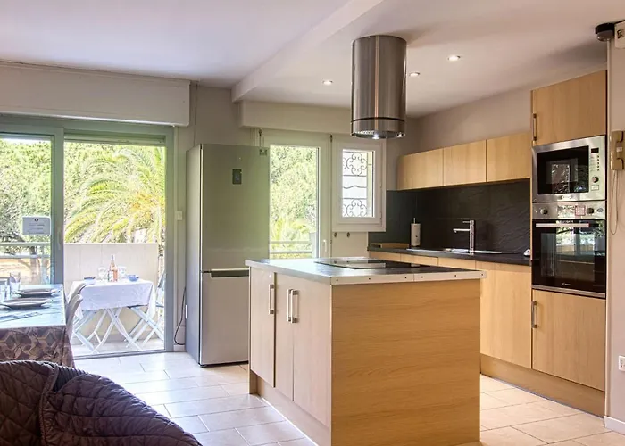 Les Jardins De Phebus By Interhome Appartamento